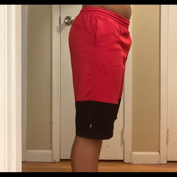 Red Jordan shorts..kids XL/ men S - Picture 4 of 6